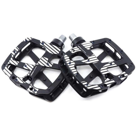 Plus Flat Pedal | Aluminum Body | 22 Pins | Black
